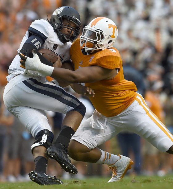 2017 NFL Draft: Reviewing Tennessee DE Derek Barnett 1